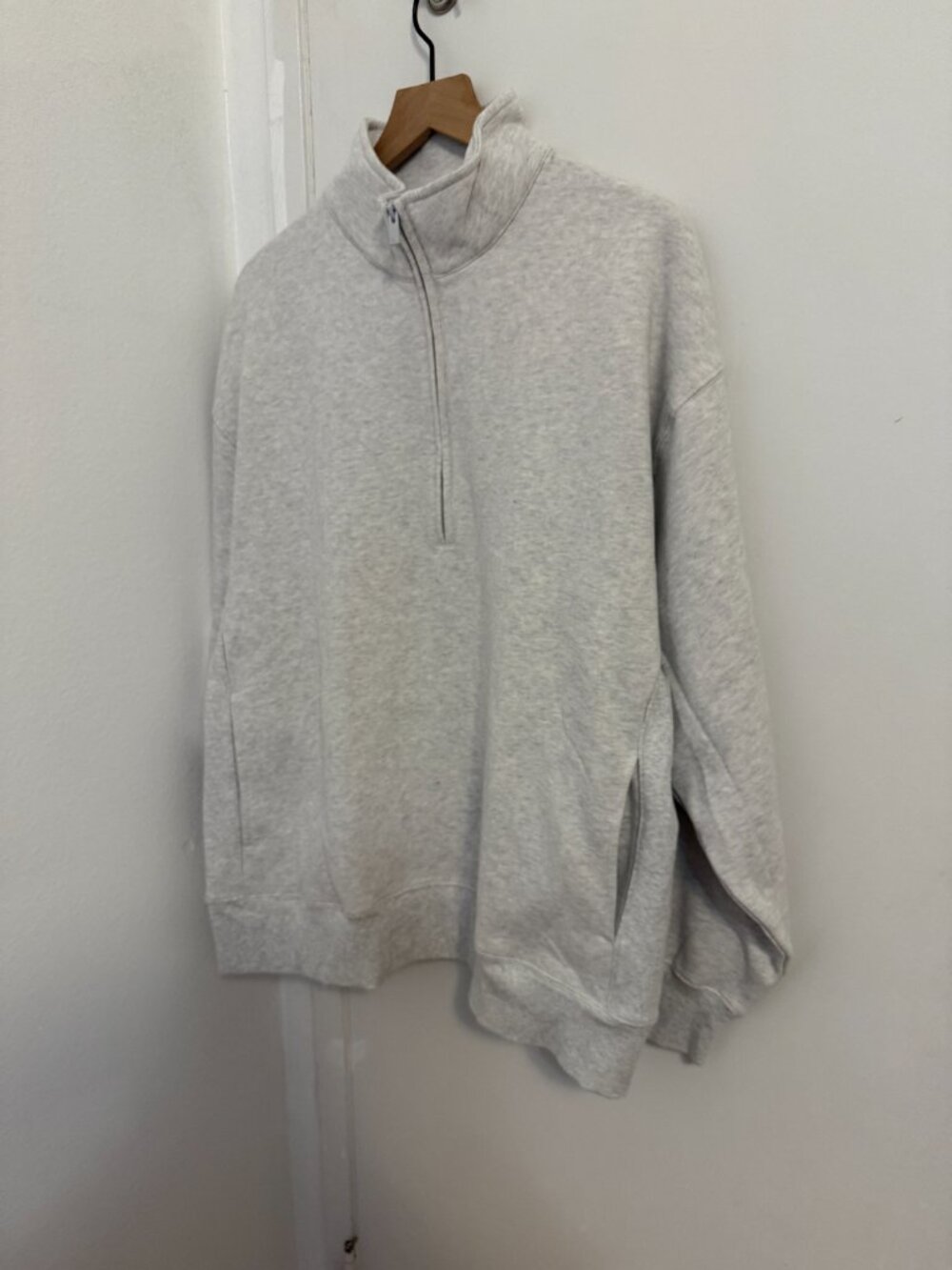 Aritzia Cozy Boyfriend 1/2 Zip Sweatshirt | Heather Cloud White | Size L - Picture 4 of 6